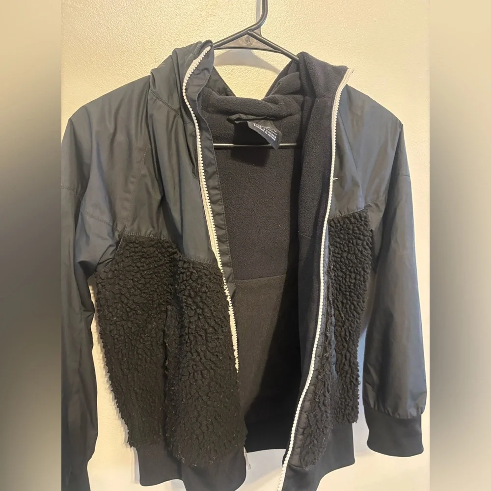 Nike Sherpa Jacket, Kids Size Small, Black - Picture 3 of 6